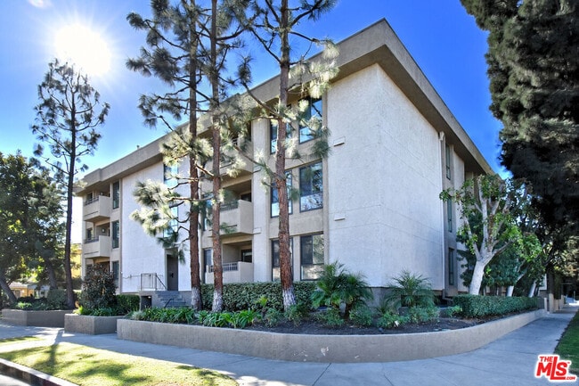 Building Photo - 11640 Woodbridge St