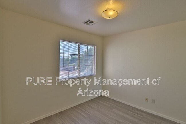 Building Photo - 11380 W Mohave St