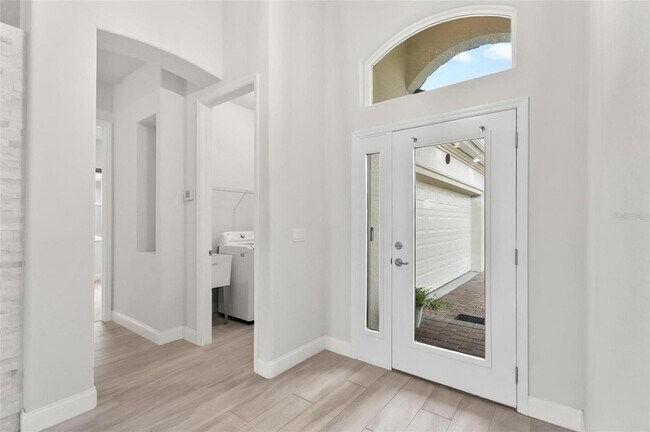 Building Photo - 128 Del Palma Dr