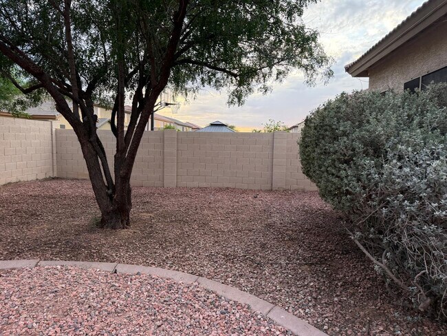 Building Photo - 4311 W Hopi Trail