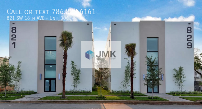Building Photo - 821 SW 18th Ave