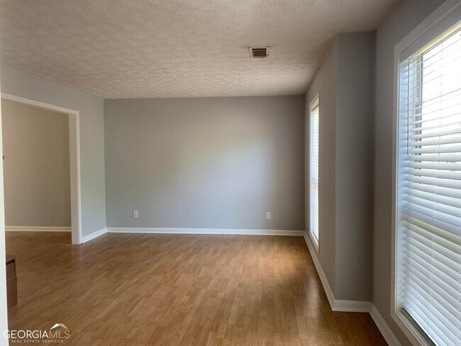 Building Photo - 2795 Woodbine Hill Way