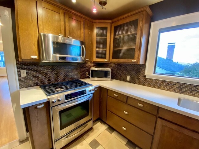 Building Photo - Seattle Home - Phinney Ridge