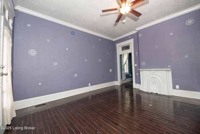 Building Photo - 933 Vine St
