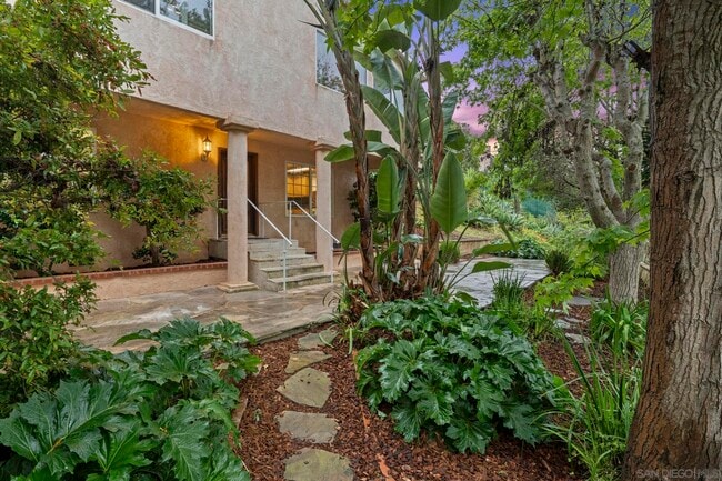 Building Photo - 6430 La Jolla Scenic S Dr