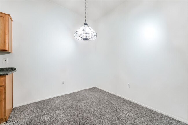 Building Photo - 2305 W Horizon Ridge Pkwy