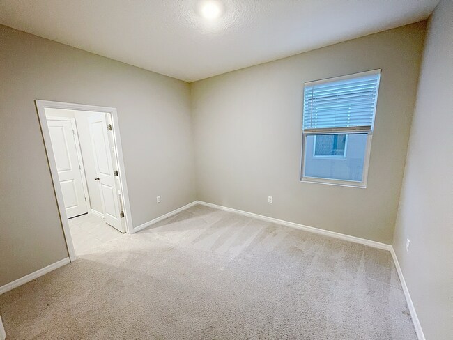 Building Photo - 13014 Willow Grove Dr