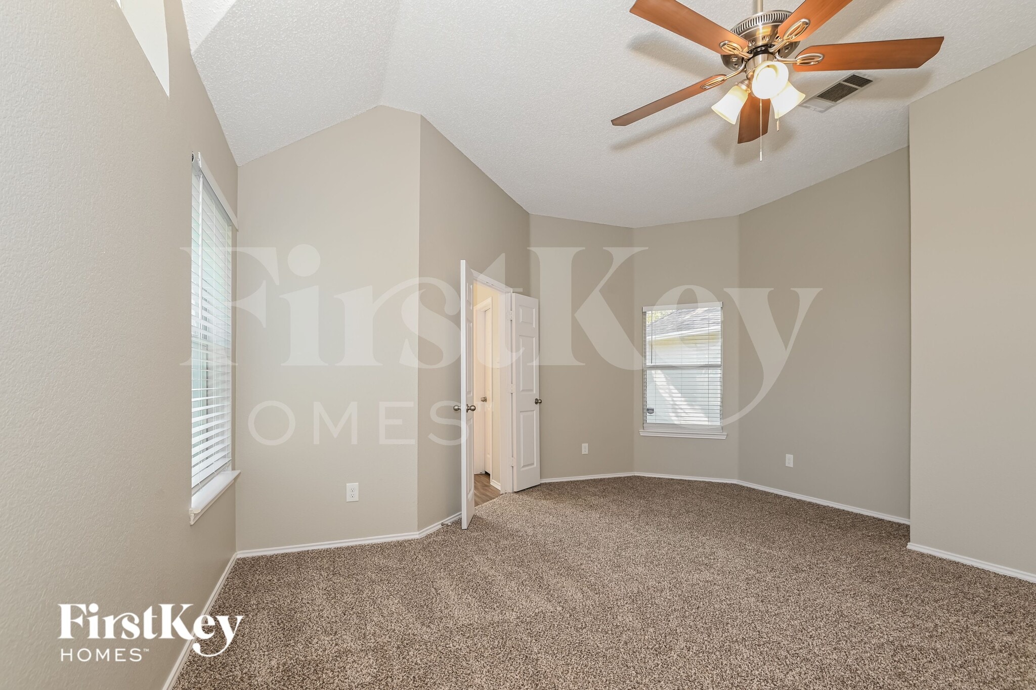 Building Photo - 925 Parkwood Trail