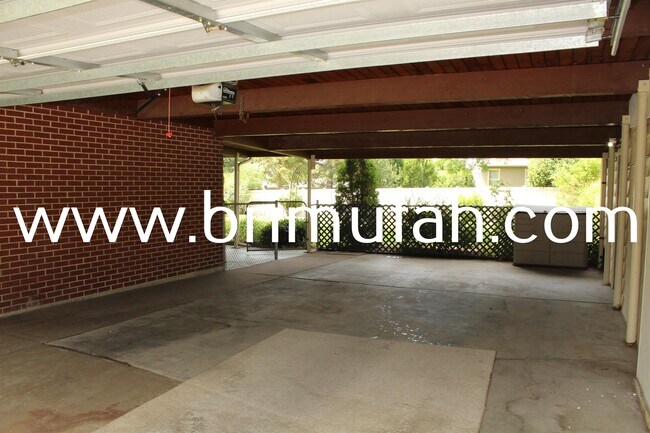 Building Photo - 4192 S Holloway Dr