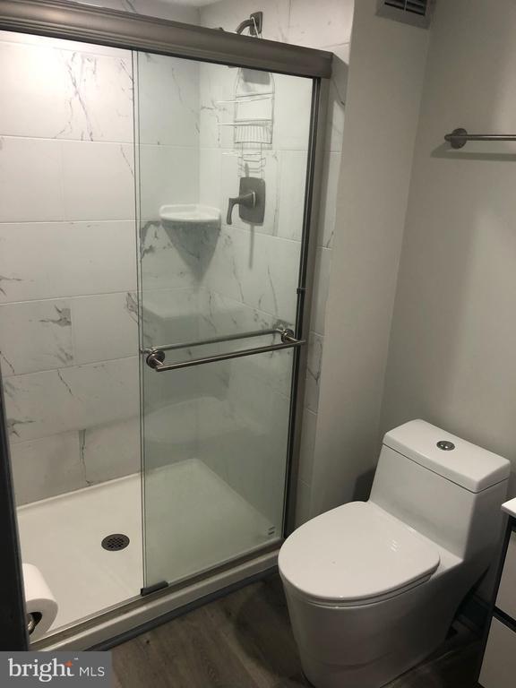 Building Photo - 20926 Valley Forge Cir