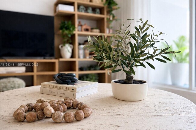 Building Photo - 2301 Collins Ave