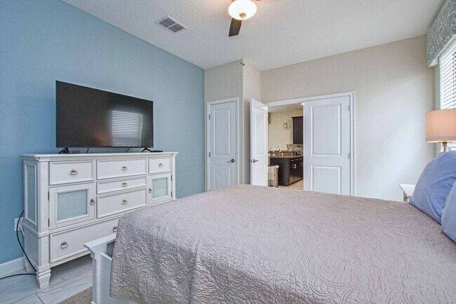 Building Photo - 9160 Scramble Dr