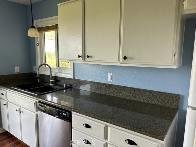 Building Photo - 38 Corniche Dr