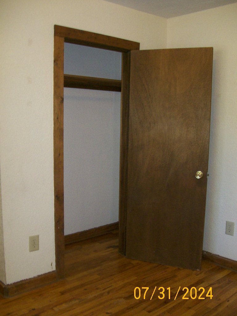 Building Photo - 528 N M St