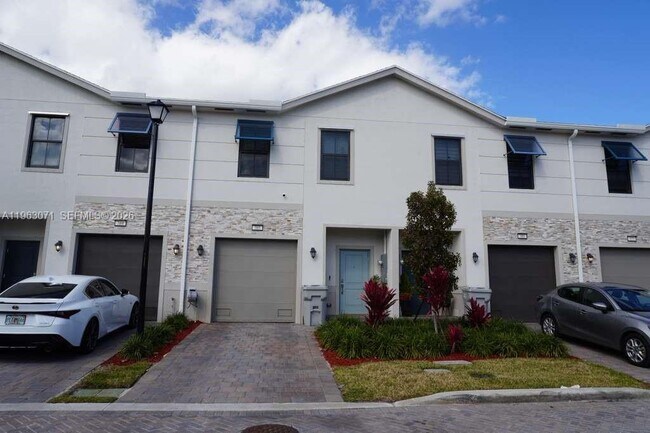 Building Photo - 385 NW 9th St