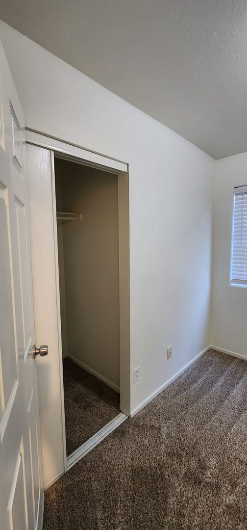 Building Photo - Beautiful 3-Bed, 2.5-Bath Home in Las Vegas