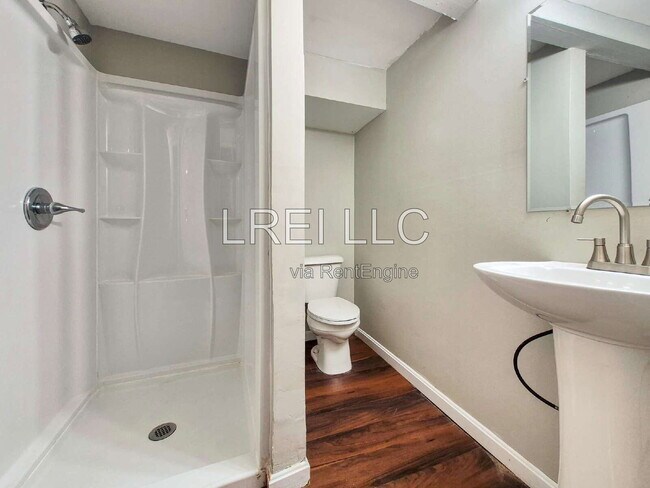 Building Photo - 311 S 38th St