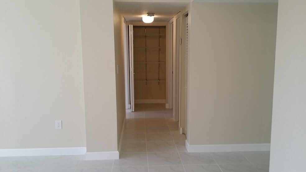 Hallway - 8520 SW 133rd Avenue Rd