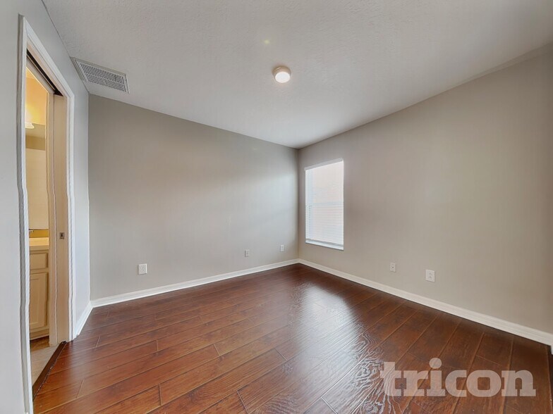 Building Photo - 4213 Branchside Ln