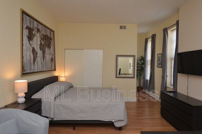Building Photo - 812 Lafayette Ave