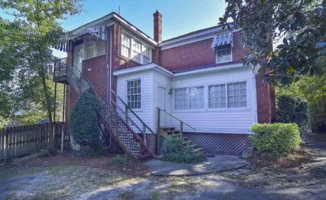 Building Photo - 1525 Maple St