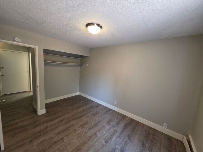 Building Photo - 233 E Arvada St