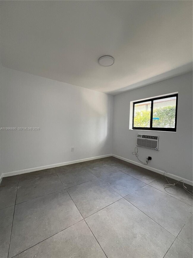 Building Photo - 963 NW 5th St