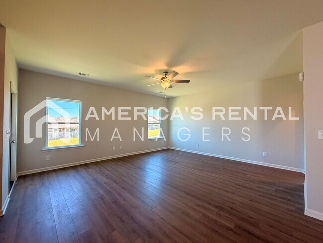 Building Photo - Modern Single Level Living at Havenridge! Sign a 13-month lease by 5/15/2026 and receive a leasin...