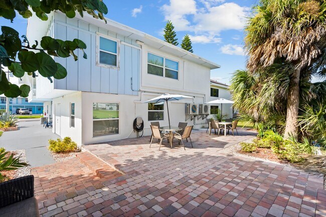 Building Photo - 670 Hernando St