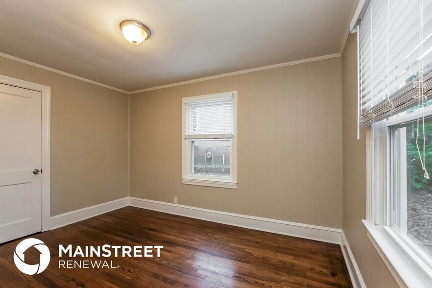 Building Photo - 1525 Effingham Rd