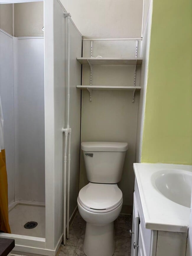 Building Photo - 214 N Glenwood Ave