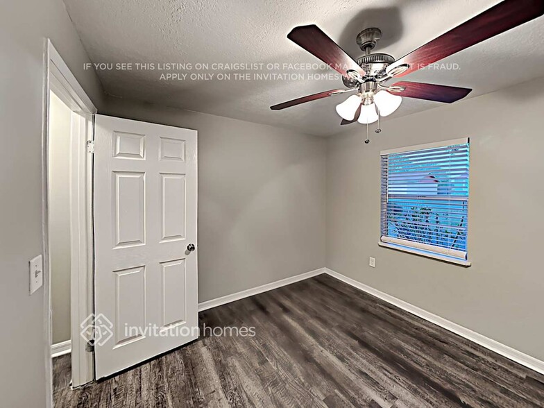 Building Photo - 3801 Dovehollow Dr