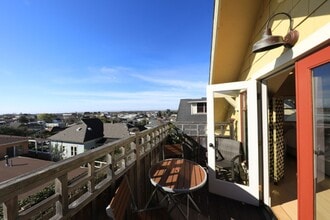 Building Photo - Furnished Studio overlooking Arcata, all utilities inluded