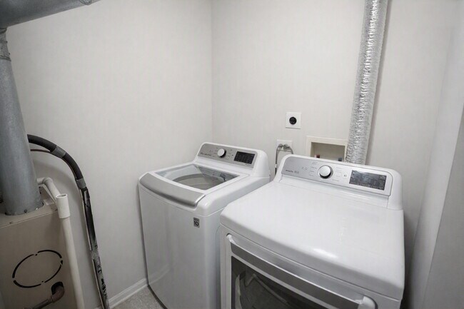 Building Photo - 3224 Bromley Ln