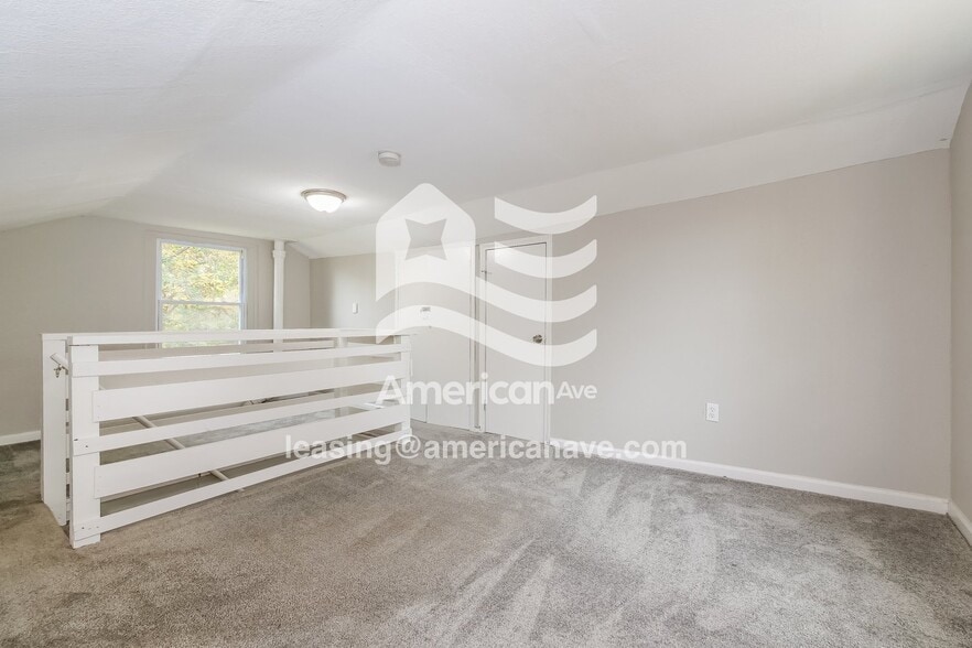 Building Photo - 13401 Parker Ave
