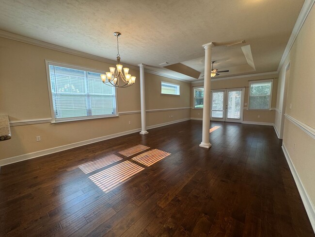 Building Photo - 3 Bed 2 Bath in Fletcher Oaks !