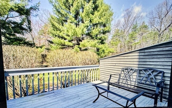 Building Photo - 136 Tunxis Village