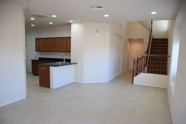 Building Photo - HENDERSON UPGRADED 4 BEDROOM HOME