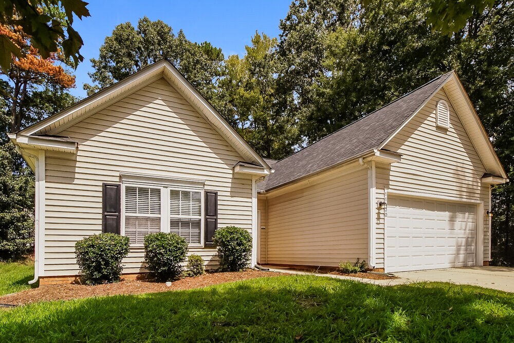 Building Photo - 11430 Northwoods Forest Dr