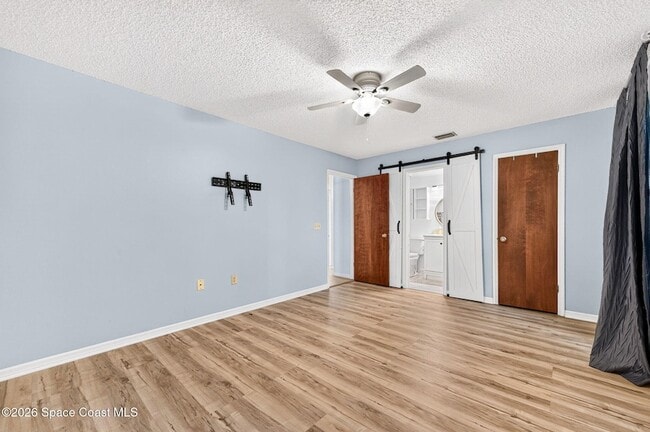 Building Photo - 9000 York Ln