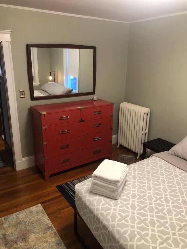 Building Photo - 112 Manthorne Rd