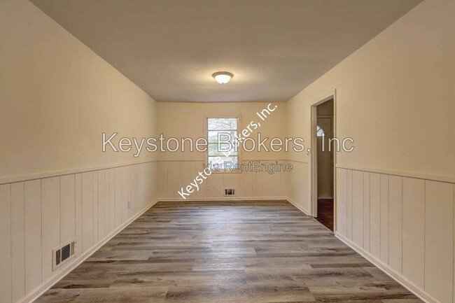 Building Photo - 4624 Wesley Dr