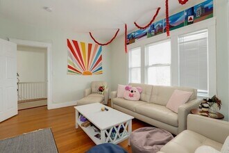 Building Photo - 62 Algonquin Rd