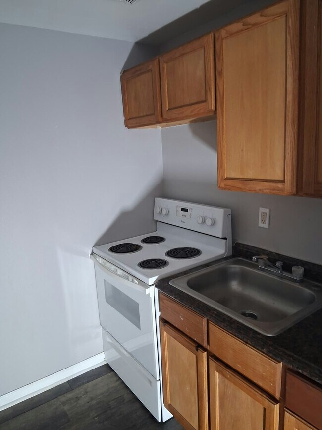 Building Photo - 13540 Superior Ave