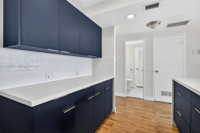 Building Photo - 3111 N Ocean Dr