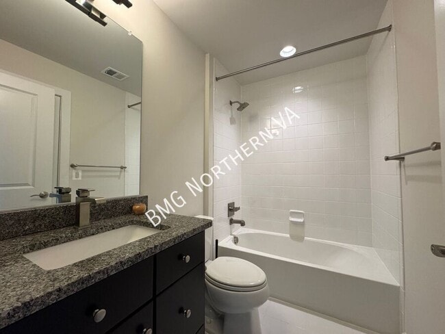 Building Photo - 43339 Stadium Ter