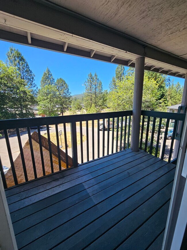Building Photo - 300 Indian Trail Ct