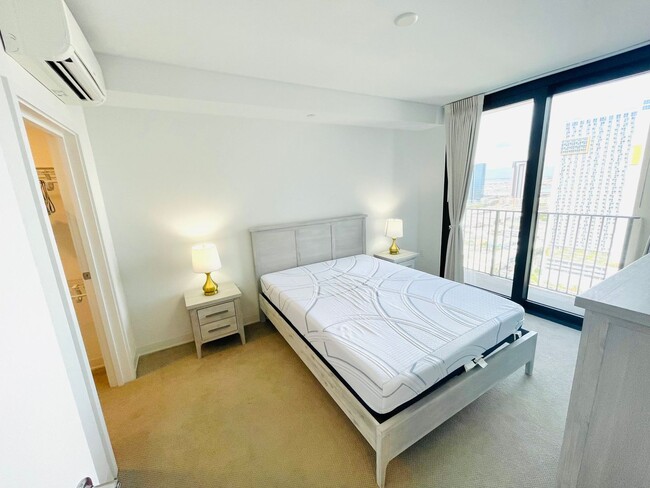 Building Photo - READY TO MOVE IN 1 bed, 1 bath Unit in A'a...