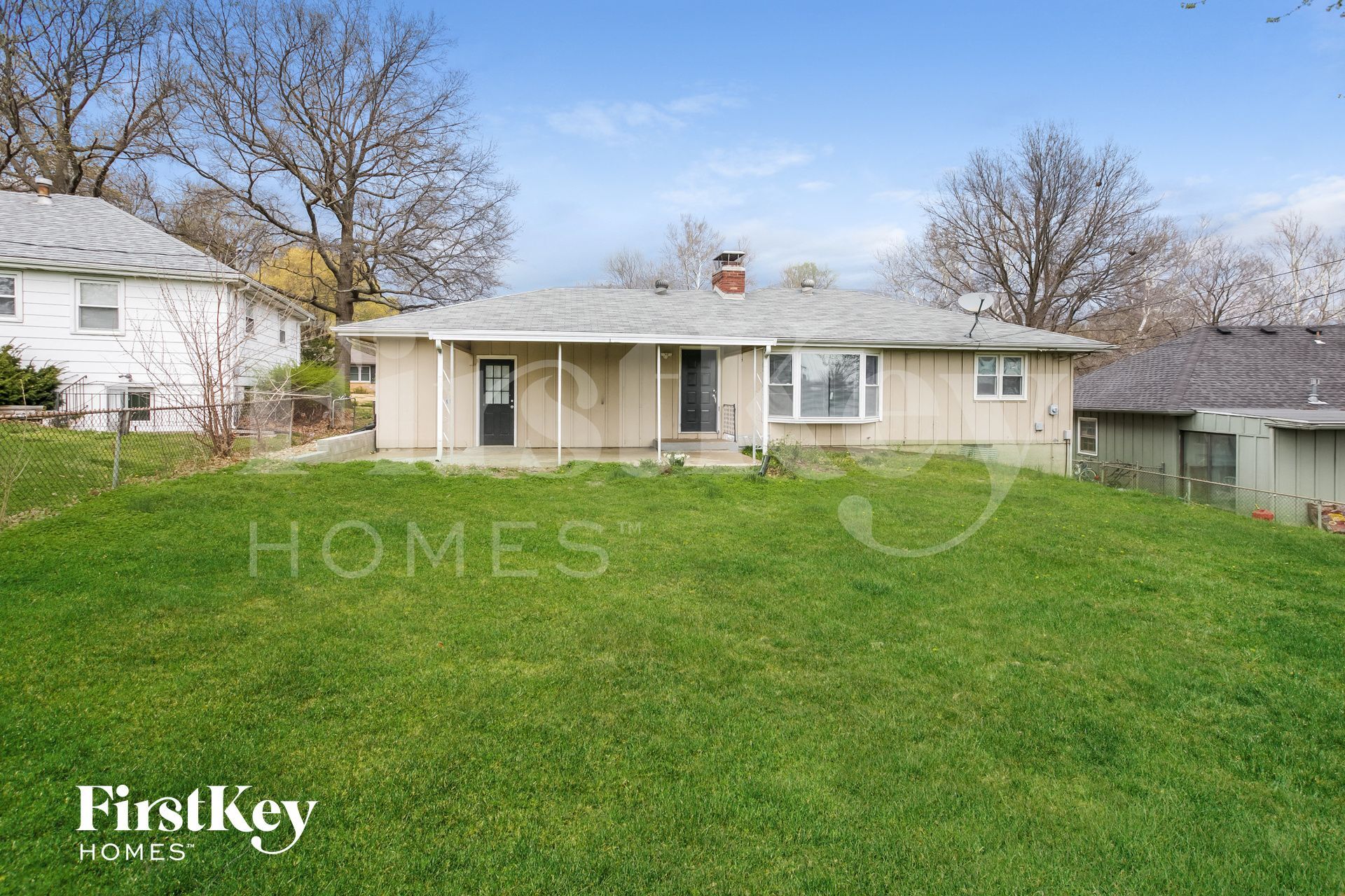 Building Photo - 804 NW Hearnes Ave