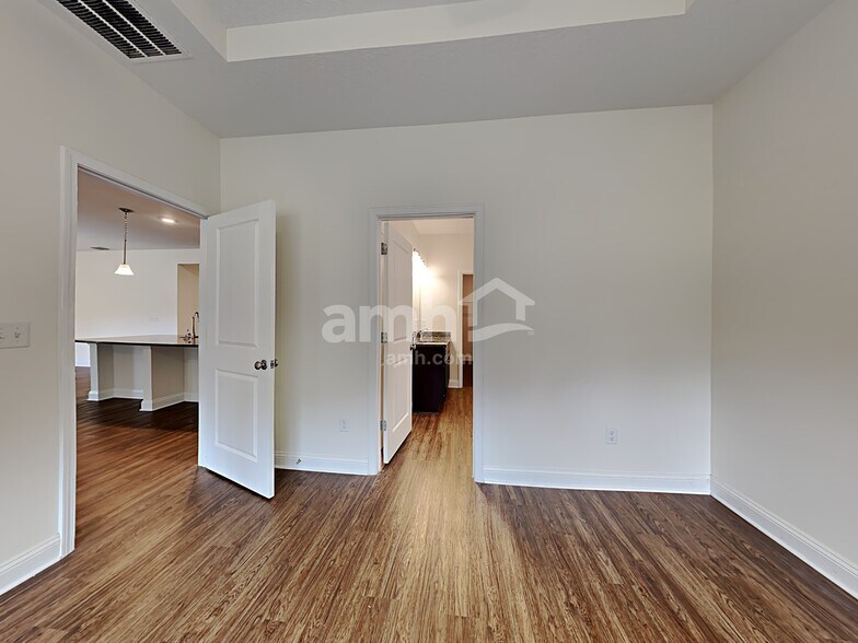 Building Photo - 917 Sunny Stroll Dr